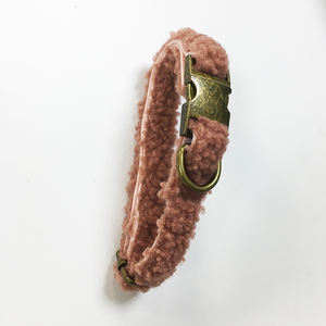 Verstelbare hondenriem van lamswol in bruine fluwelen sherpa, met D-ring, in eigen kleur - Product Image 6