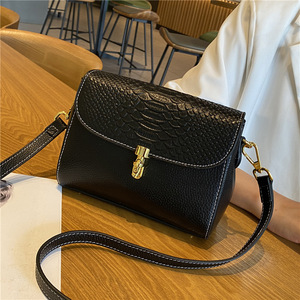 2025 Ins thời trang màu xanh da thật Da rắn mô hình Vai Phụ nữ túi <span class=keywords><strong>Python</strong></span> mô hình túi da phụ nữ Túi xách tay - Product Image 6