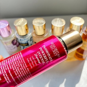 Spray Corporel Parfumé aux Fruits pour Femmes, Parfum en Flacon pour Body Splash, Coffrets Cadeaux en Gros et Brume Corporelle 250ml - Product Image 5