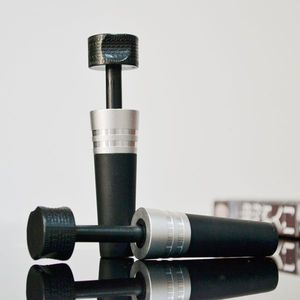 Vacuum Wine Stopper Silicone Aluminum Double Ring Sealing Bottle Preserver Household Wine Stoppers Tools - Product Image 1