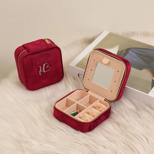 Estuche de Almacenamiento de Joyas Cuadrado de Terciopelo con Logotipo Personalizado - Organizador de Viaje Portátil de Cuero PU para Collares y Pendientes - Product Image 3