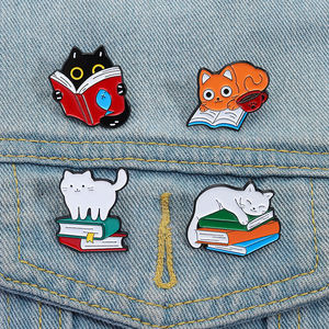 Kitap kulübü kedi emaye Pin sevimli Kitty okuma broş yaka rozeti sırt çantası takı hediye bookfriends arkadaşlar için - Product Image 1