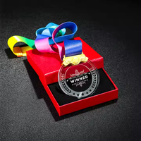 Médailles de cristal à facettes en diamant Plaques Logo personnalisé Souvenirs Cadeau Verre Étoile Médaille Prix Stock Cristal Trophée vierge