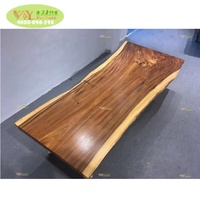 Mesa de Comedor de Madera de Nogal Natural con Borde Vivo, Mesa de Salón con Patas de Metal