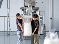 Machine d'emballage automatique de glaçons à double tête de pesage 10-25 kg, machine de remplissage et de scellage verticale de sacs de glace VFFS
