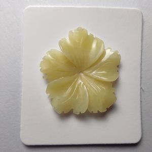 Pierre précieuse en vrac sculptée en forme de fleur d'olivier serpentinite brillante CN 25-44 mm pour souvenir F235 - Product Image 3