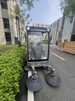 Balayeuse de voirie Tebaïs GS16 à conduite autonome pour le nettoyage des propriétés commerciales et des collectivités, avec système de nettoyage par incinération thermique des déchets