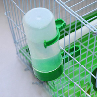 Distributeur d'eau pour animaux de compagnie en gros Mangeoire à oiseaux Bouteille d'eau suspendue Conteneur Fontaine à boire Mangeoire à eau pour perroquet