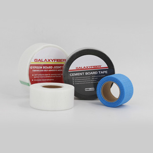 Ruban <span class=keywords><strong>de</strong></span> jointoiement en <span class=keywords><strong>fibre</strong></span> <span class=keywords><strong>de</strong></span> <span class=keywords><strong>verre</strong></span> <span class=keywords><strong>pour</strong></span> la réparation des murs et plafonds endommagés en plaques <span class=keywords><strong>de</strong></span> plâtre - Product Image 6