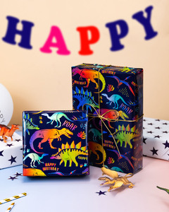 Papier cadeau brillant sur le thème des dinosaures de dessins animés, papier cadeau pour enfants, double face, personnalisable - Product Image 4