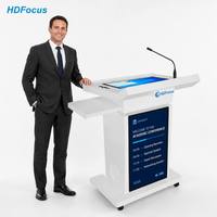 Podium numérique professionnel avec livraison audio claire et levage automatique pour des présentations et des discours efficaces