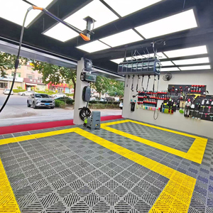 Solution de mise en équipement pour atelier de detailing automobile : Bande lumineuse LED longue, Grille de drainage emboîtable, Enrouleur de tuyau complet et Pack d'outils - Product Image 6