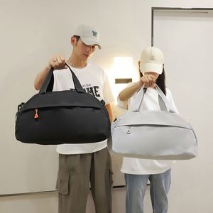 Bolsa de Deporte de Último Diseño, Gran Capacidad, Separación para Ropa Seca y Mojada, para Natación, Fitness, Gimnasio, Viajes, con Logotipo Personalizado - Product Image 3