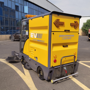 Nouvelle balayeuse électrique autoportée 48V avec <span class=keywords><strong>balai</strong></span> à rouleaux pour le nettoyage des allées <span class=keywords><strong>et</strong></span> des jardins - Product Image 4