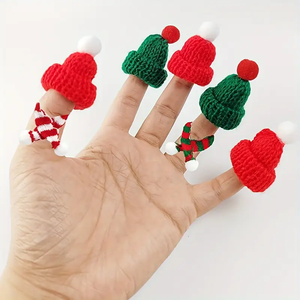 Mini-chapeaux de Noël rouges en tricot pour bouteilles de vin – Décorations festives pour cadeaux de fête de Noël - Product Image 4