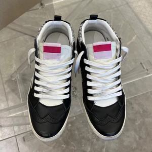 รองเท้าสเก็ตบอร์ดหนังแท้สีดำคุณภาพสูงหรูหราพร้อมเชือกผูก สำหรับฤดูหนาว สไตล์ลำลองและกีฬา เหมาะสำหรับผู้ชายและผู้หญิง - Product Image 3