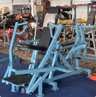 Presse pectorale assise unilatérale à double poignée avec assistance par pédale et système de mouvement indépendant à double plaque de poids séparée