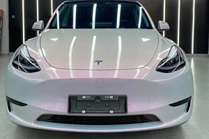 Proveedor de Vinilo PET para Envoltura de Automóviles, Color Gris Volcánico, Película de Alto Brillo que Cambia de Color, Rollo a Granel de 6.5/8.5mil 7.5mil, Rollo de Película para Envoltura de Automóviles - Product Image 3