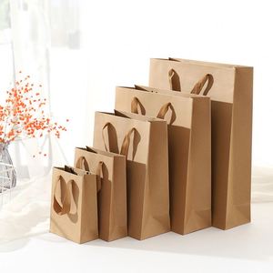Sac en papier kraft personnalisé pour boutique de vêtements, chaussures, sous-vêtements, vêtements et accessoires de transformation - Product Image 1