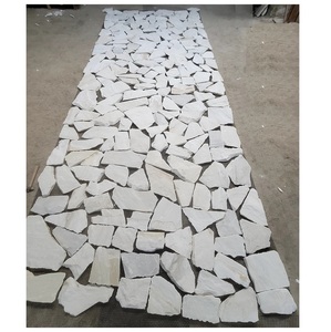 Pierre de parement naturelle blanche à <span class=keywords><strong>prix</strong></span> compétitif pour villas, revêtement extérieur en pierre de parement, panneaux de parement mural en pierre de parement à empilage sec, pierre de parement de type Fieldstone - Product Image 1
