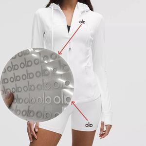 Yoga Reflecterende Op Maat Bedrukte Etiketten Met Hoge Zichtbaarheid Kleding Warmteoverdracht Lasergesneden Wasbaar - Product Image 1