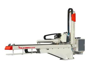 Robot à emporter cartésien RN1700WS S3 pour la manutention de palettes en plastique et de pièces automobiles - Product Image 1