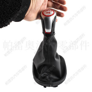 Pareo – pommeau de levier de vitesse en cuir, 5 vitesses, cercle rouge, ligne noire, pour Volkswagen Golf 6 Caddy - Product Image 3