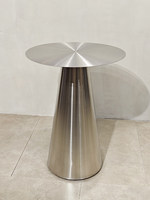Table basse champignon simple et moderne en acier inoxydable, design conique, pour salon de thé, café, ou côté canapé