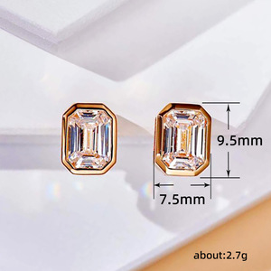 Orecchini a perno quadrati a forma di pagoda semplici da donna, accessori alla moda per l'uso quotidiano, per outfit casual e come regalo - Product Image 3