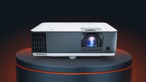 Proyector DLP de Tiro Corto TK700STI 4K HDR para Juegos, 3000-3500 Lúmenes, Altavoces Integrados, Compatible con 3D, Cine en Casa - Product Image 1