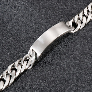 <span class=keywords><strong>Bracciale</strong></span> da <span class=keywords><strong>uomo</strong></span> <span class=keywords><strong>con</strong></span> catena a maglie grandi in acciaio inossidabile <span class=keywords><strong>con</strong></span> piastra <span class=keywords><strong>con</strong></span> Logo personalizzato finitura opaca braccialetti <span class=keywords><strong>con</strong></span> barra <span class=keywords><strong>con</strong></span> <span class=keywords><strong>incisione</strong></span> larga 16mm - Product Image 5