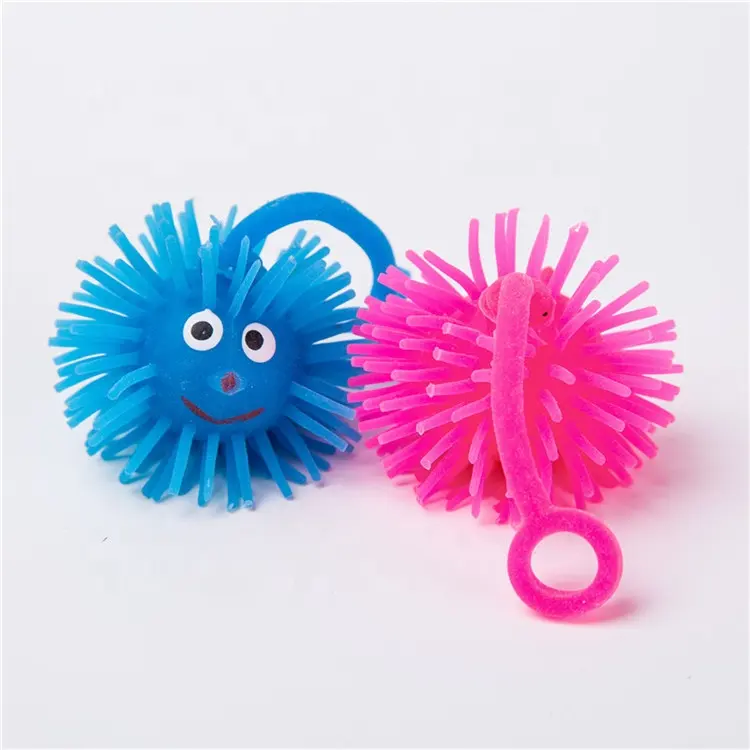 Vendite dirette della fabbrica ha condotto la luce lampeggiante spiky yo-yo palla palla pelosa mini