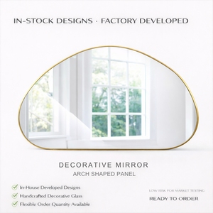 <span class=keywords><strong>Specchio</strong></span> da Parete Decorativo <span class=keywords><strong>Moderno</strong></span> Minimalista con Cornice in Ottone e Vetro, Forma ad Arco, Intarsi in Metallo, Fatto a Mano - Product Image 1