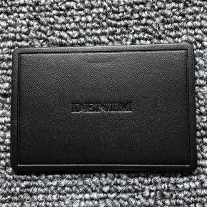 ملصقات جلدية مخصصة بالجملة مع شعار منقوش للملابس والأحذية - Product Image 4