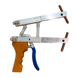 Cabezal <span class=keywords><strong>de</strong></span> <span class=keywords><strong>pistola</strong></span> con <span class=keywords><strong>forma</strong></span> <span class=keywords><strong>de</strong></span> abrazadera <span class=keywords><strong>de</strong></span> <span class=keywords><strong>soldadura</strong></span> por puntos <span class=keywords><strong>de</strong></span> latón <span class=keywords><strong>de</strong></span> mano para usar con máquina soldadora por puntos - Product Image 3