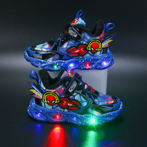 Nouvelles chaussures de sport pour enfants 2025, chaussures en maille respirantes avec lumières LED, chaussures lumineuses plates pour garçons, chaussures de sport décontractées pour enfants, chaussures de course - Product Image 2