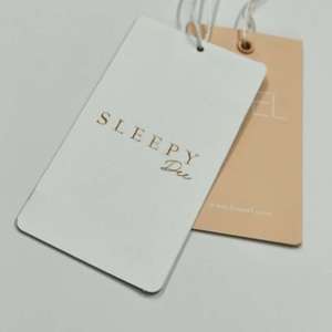 XP-Étiquettes à suspendre en plastique PVC transparent de luxe personnalisées avec conception de <span class=keywords><strong>goupille</strong></span> de corde pour jeans vestes marque de vêtements et accessoires de vêtement - Product Image 6