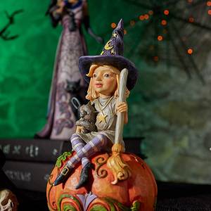 Halloween Frequent Flyer Witch on Pumpkin Figurine Garden Gnome per la decorazione di Halloween - Product Image 4