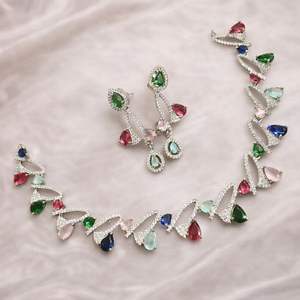 Ensemble de bijoux de mariée élégant en diamants américains - Collier et boucles d'oreilles classiques en deux pièces pour femmes et filles - Product Image 1