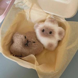 Lindo Capybara estrella Capibala Super suave felpa colgante bolsa llavero oso tipo muñeca dibujos animados pequeño Siam para aniversario - Product Image 4