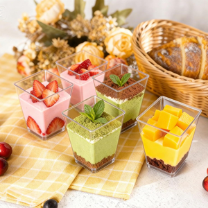 ถ้วยพลาสติก PS ใสแบบใช้แล้วทิ้ง สี่ด้าน สำหรับใส่ของหวานและไอศกรีม พร้อมฝาปิด สำหรับ<span class=keywords><strong>ร้าน</strong></span><span class=keywords><strong>เค้ก</strong></span> กาแฟ และของหวาน - Product Image 2