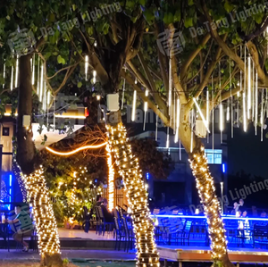 Cadena de Luces LED Brillantes Tipo Lluvia de Meteoros con Colores RGBW, Resistentes al Agua IP65, para Eventos al Aire Libre e Iluminación de Árboles de Parque - Product Image 1