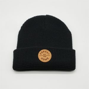 หมวกบีนนี่ไหมพรมถักลายหัวกะโหลกสำหรับผู้ชาย  ตกแต่งด้วยโลโก้หนังอะคริลิค 100% สีเขียว เหมาะสำหรับฤดูหนาว - Product Image 5