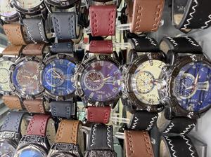 Smartwatch Hyf alla Moda per Uomo, Cassa in Acciaio Inossidabile, Cinturino in Pelle, Resistente all'Acqua, Quadrante Blu Rotondo - Product Image 3