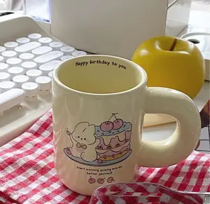 Komik kore tavşan mutlu doğum günü kupası hediye seramik kupa ile kalın saplı