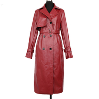 Spot vente en gros de haute qualité rouge épais coupe-vent imperméable manteau en cuir femme ceinture à nouer veste en cuir Maxi
