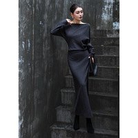 2026 Musim Gugur/Dingin Elegan Satu Bahu Belahan Samping Streetwear Modis Rajutan Pinggang Tinggi Slim Fit Bodycon Eropa Prancis Panjang