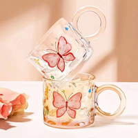 Mug en verre imprimé papillon mignon avec anse en anneau, tasse à café en verre ambré, mug à café en verre texturé martelé pour la maison et le bureau, vaisselle