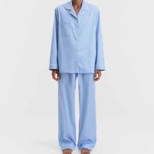 Ensemble de vêtements de nuit pour femmes personnalisé, bleu clair rayé, modal, manches longues, boutonné, vêtements de détente, pyjama en coton biologique avec poche - Product Image 4