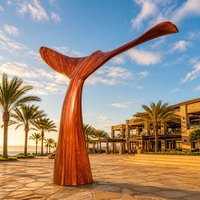 Sculpture en résine durable en forme de queue de baleine, statue artistique à grain poli, commande en gros pour projet de hall d'hôtel, décoration commerciale
